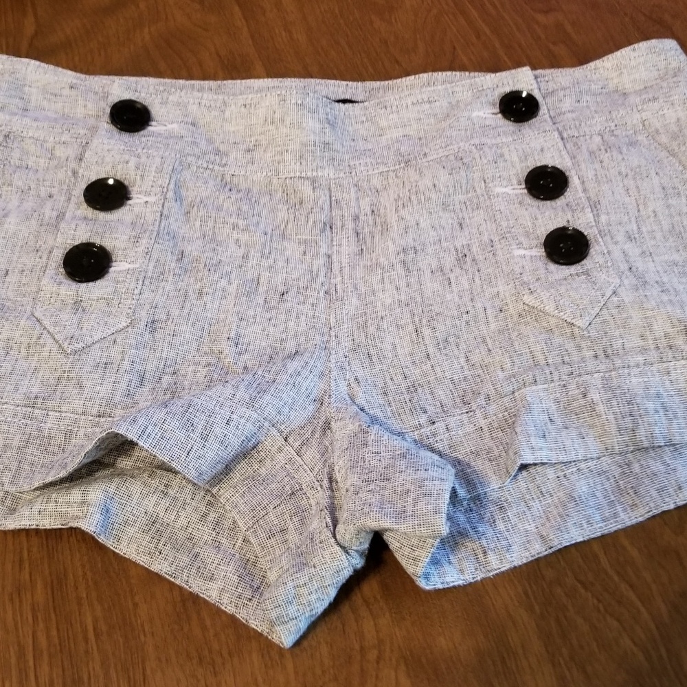 Express Shorts, cotton/linen material. Size 10.